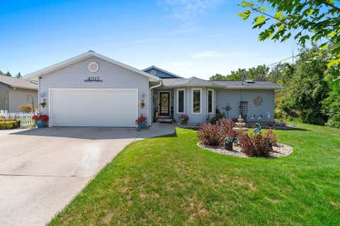 Photo of 4517 Harvest Cir, Manitowoc, WI 54220 (MLS # 1974576)