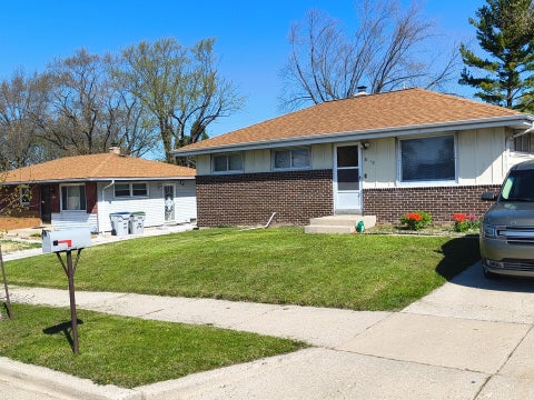 Photo of 8212 W Mill Rd, Milwaukee, WI 53218 (MLS # 1972668)