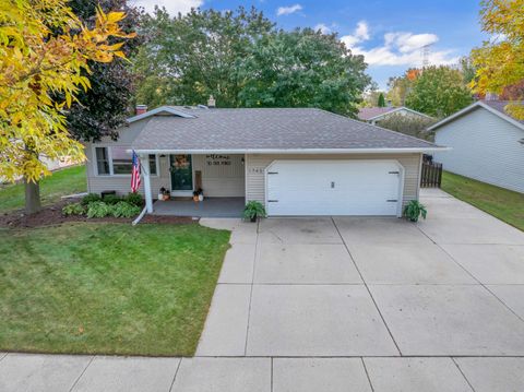 Photo of 1743 Knoll Crest Dr, Sheboygan, WI 53081 (MLS # 1941740)