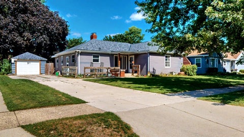 Photo of 1227 E Memorial Dr, Janesville, WI 53545 (MLS # 1980003)