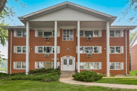 Photo of 245 Country Club Dr, Lake Geneva, WI 53147 (MLS # 1981734)