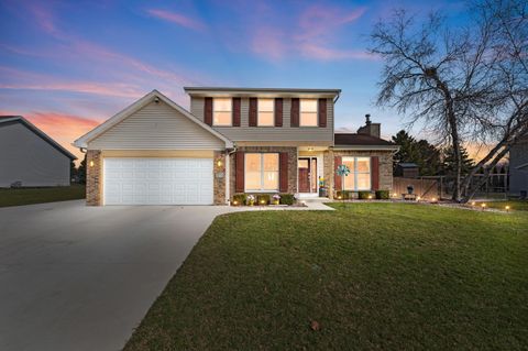 Photo of 1320 Montclair Pl, Fort Atkinson, WI 53538 (MLS # 1955723)