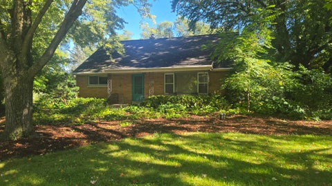 Photo of 14460 W Lisbon Rd, Brookfield, WI 53005 (MLS # 1983384)