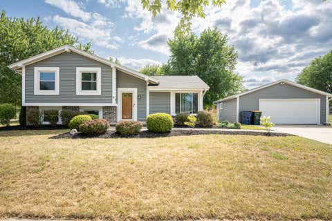 Photo of 7601 S Manor Ave, Oak Creek, WI 53154 (MLS # 1973299)