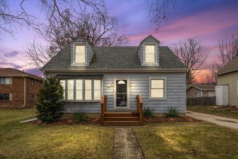 Photo of 1409 N Wisconsin St, Port Washington, WI 53074 (MLS # 1902245)