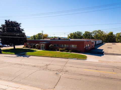 Photo of 1502 Miller St, La Crosse, WI 54601 (MLS # 1939416)