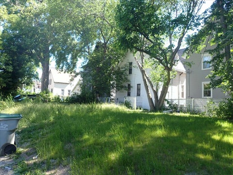 Photo of 3212 W Vine St, Milwaukee, WI 53208 (MLS # 1983395)