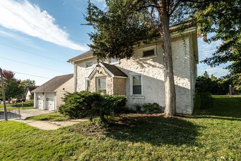 Photo of N78W12725 Fond du Lac Ave, Menomonee Falls, WI 53051 (MLS # 1938204)