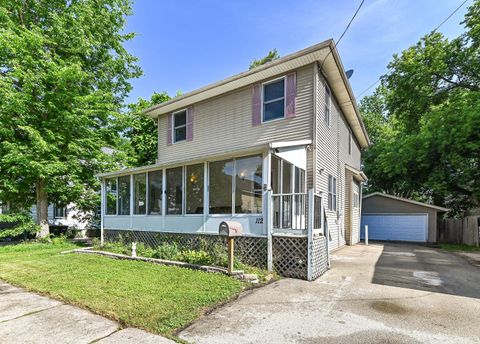 Photo of 112 Cook St, Waukesha, WI 53186 (MLS # 1970931)