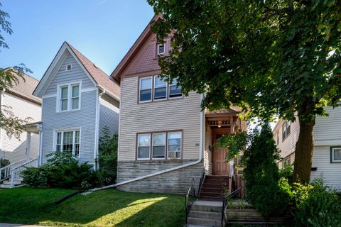 Photo of 305 E Clarence St, Milwaukee, WI 53207 (MLS # 1937482) Photo of 305 E Clarence St, Milwaukee, WI 53207 (MLS # 1937482)
