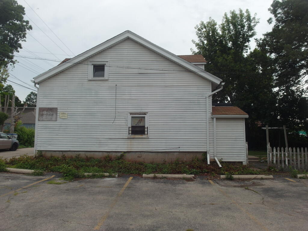 Milwaukee, Wisconsin 53218, United States, 4 Bedrooms Bedrooms, ,1 BathroomBathrooms,Residential,Active,182310