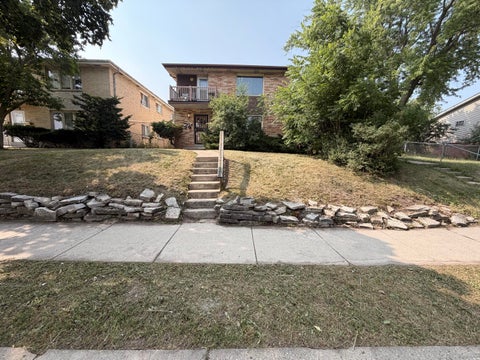 Photo of 9017 W Hampton Ave, Milwaukee, WI 53225 (MLS # 1972522)