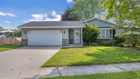 Photo of 1723 Hilltop Dr, Sheboygan, WI 53081 (MLS # 1969694)