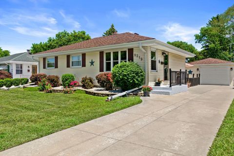Photo of 8219 26th Ave, Kenosha, WI 53143 (MLS # 1968688)