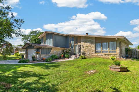Photo of 8755 N Pelham Pkwy, Bayside, WI 53217 (MLS # 1976652)