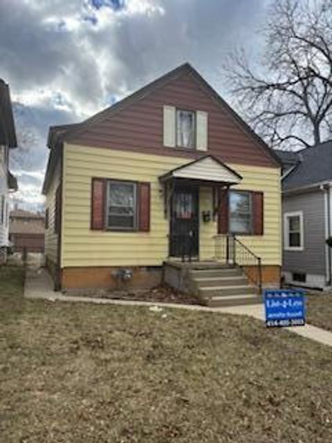 Photo of 5025 N 27th St, Milwaukee, WI 53209 (MLS # 1955507)