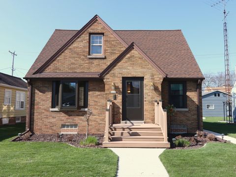Photo of 1124 Main Ave, Sheboygan, WI 53083 (MLS # 1959273)