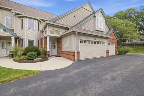 Photo of 3109 S Toldt Pkwy, West Allis, WI 53227 (MLS # 1981519)
