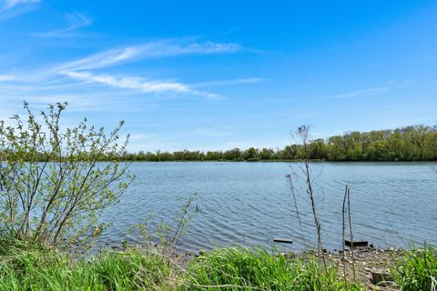 Photo of W179 W Lakeshore Dr, Spring Prairie, WI 53105 (MLS # 1961511)