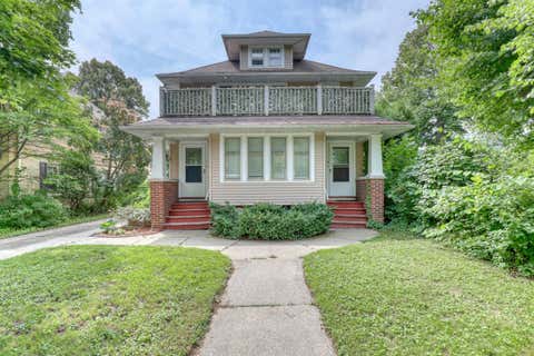 Photo of 2013 E Wood Pl, Shorewood, WI 53211 (MLS # 1977187)