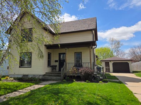 Photo of 206 S Montgomery St, Watertown, WI 53094 (MLS # 1960021)