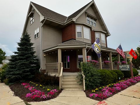 Photo of 4629 N Port Washington Rd N, Glendale, WI 53212 (MLS # 1863666)