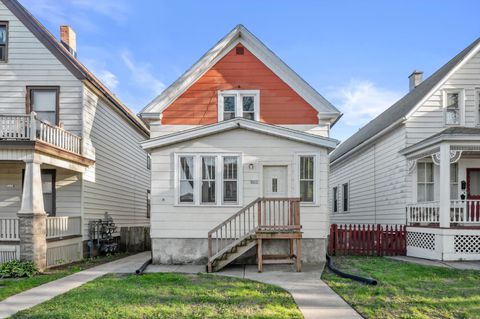 Photo of 3651 E Barnard Ave, Cudahy, WI 53110 (MLS # 1963469)