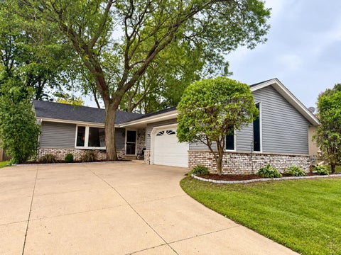 Photo of 4613 87th Pl, Kenosha, WI 53142 (MLS # 1982010)