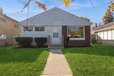 4631 N 76th St, Milwaukee, WI 53218 - #: 1897845