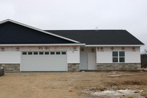 Photo of 920 Drumlin Dr, Kewaskum, WI 53040 (MLS # 1945814)