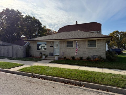 Photo of 5305 S Hately Ave, Cudahy, WI 53110 (MLS # 1986843)
