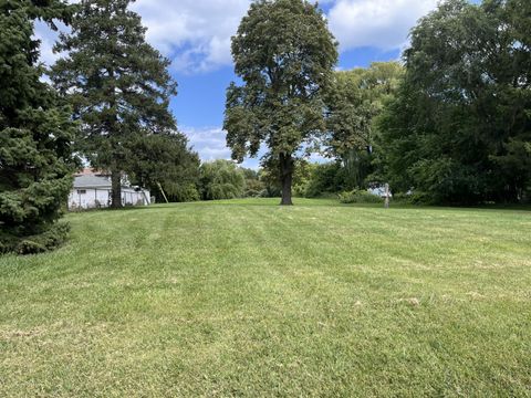 Photo of 3814 S Kinnickinnic Ave, Saint Francis, WI 53235 (MLS # 1944398)