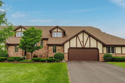 Photo of 1035 Oakwood Ln, Brookfield, WI 53045 (MLS # 1928470)