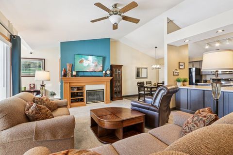 Photo of 9213 S Aspen Dr, Oak Creek, WI 53154 (MLS # 1948889)