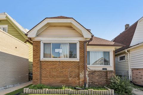 Photo of 1912 S 60th St, West Allis, WI 53219 (MLS # 1938019)