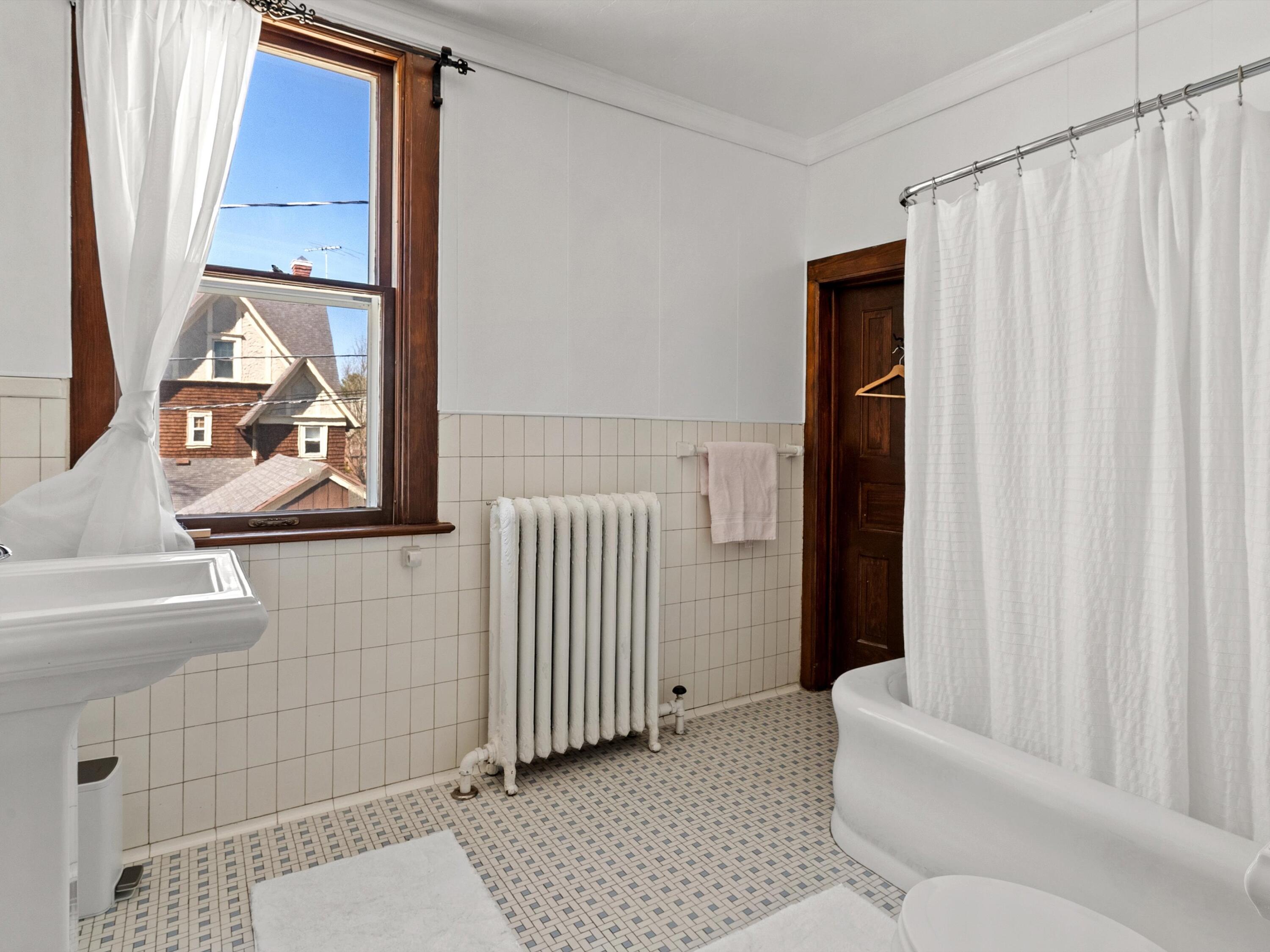 Two Rivers, Wisconsin 54241, United States, 4 Bedrooms Bedrooms, ,4 BathroomsBathrooms,Residential,Active,124949