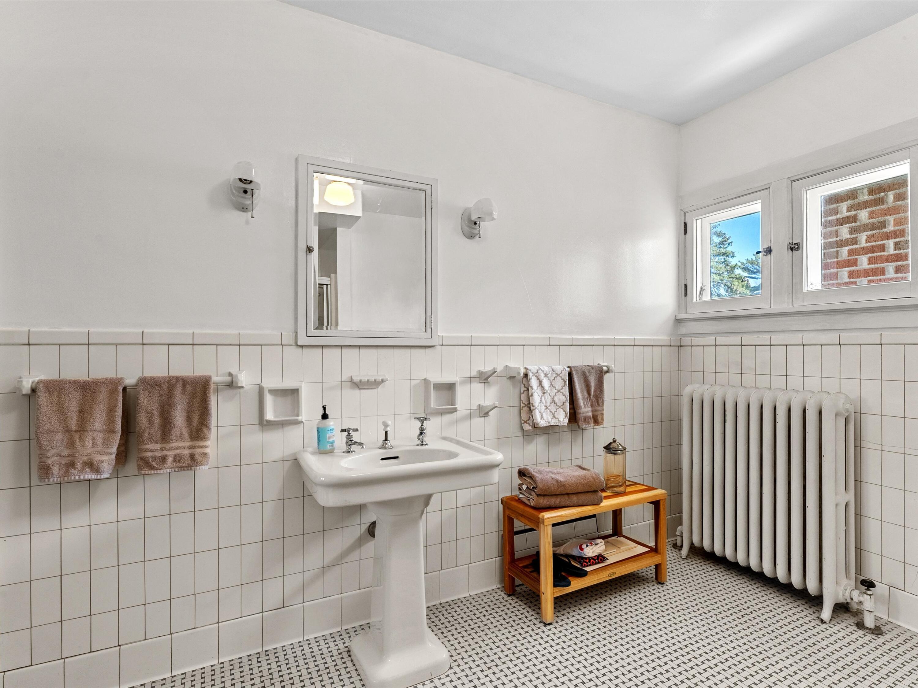 Two Rivers, Wisconsin 54241, United States, 4 Bedrooms Bedrooms, ,4 BathroomsBathrooms,Residential,Active,124949