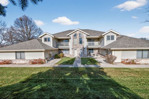 Photo of 2116 Woodburn Rd, Waukesha, WI 53188 (MLS # 1944042)