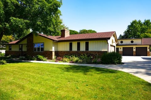 Photo of 7140 S 51st St, Franklin, WI 53132 (MLS # 1937214)