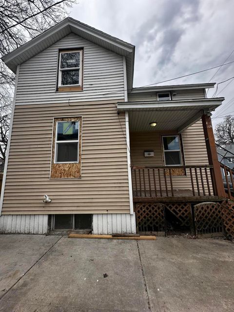 Photo of 1009 Hilker Pl, Racine, WI 53403 (MLS # 1947461)