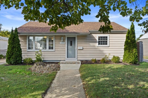 Photo of 7842 31st Ave, Kenosha, WI 53142 (MLS # 1985644)