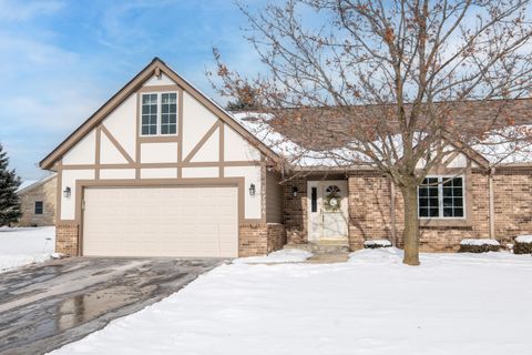 Photo of 18730 Estate Cir, Brookfield, WI 53045 (MLS # 1948223)