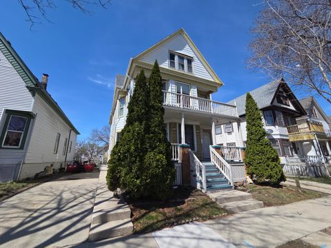 Photo of 1565 S 14th St, Milwaukee, WI 53204 (MLS # 1957877)