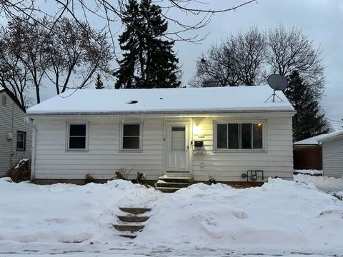 Photo of 6737 W Cleveland Ave, Milwaukee, WI 53219 (MLS # 1945131)