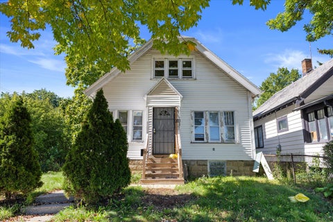 Photo of 333 N 36th St, Milwaukee, WI 53208 (MLS # 1983976)