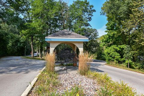 Photo of 18880 Toldt Woods Dr, Brookfield, WI 53045 (MLS # 1962039)