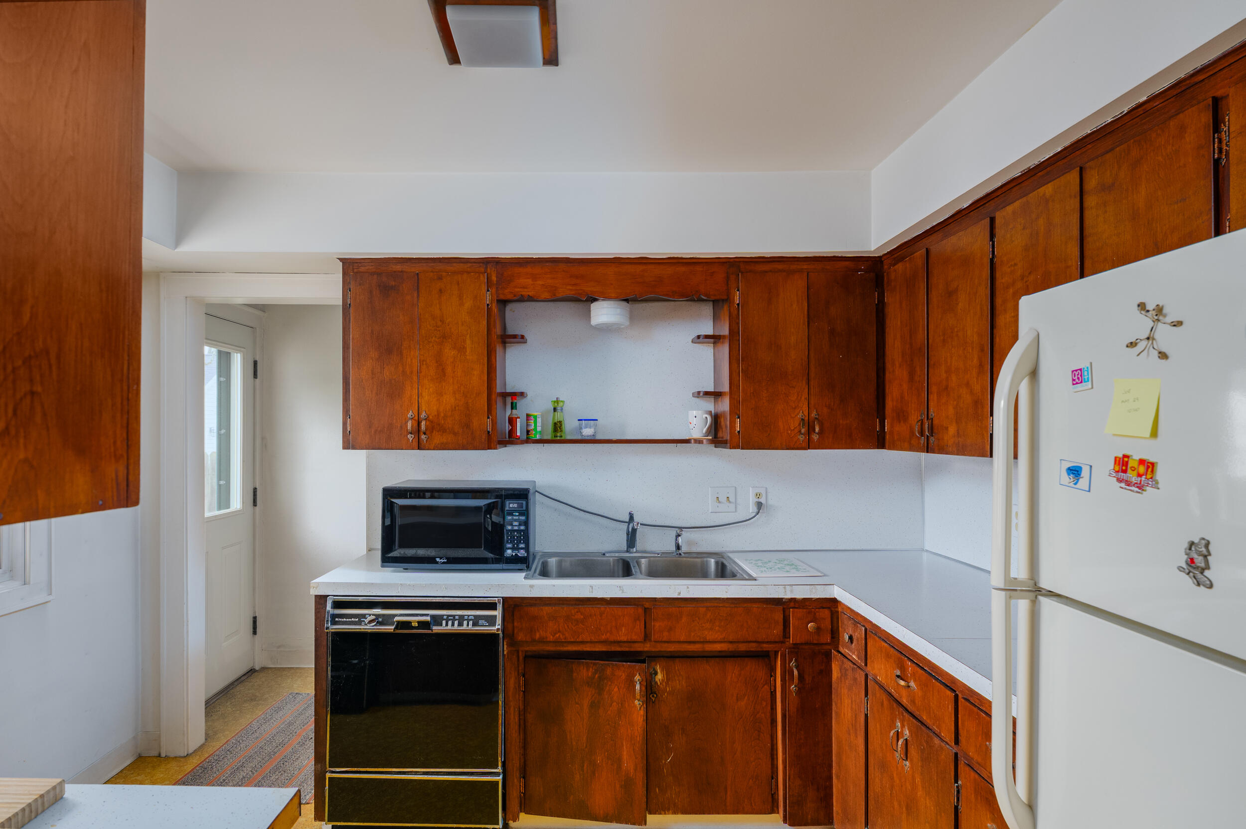 Kenosha, Wisconsin 53143, United States, 3 Bedrooms Bedrooms, ,1 BathroomBathrooms,Residential,Active,141530