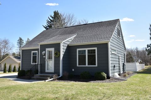 Photo of 5115 W Willow Rd, Mequon, WI 53092 (MLS # 1912408)