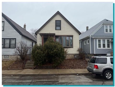 Photo of 1623 N 24th Pl, Milwaukee, WI 53205 (MLS # 1953460)