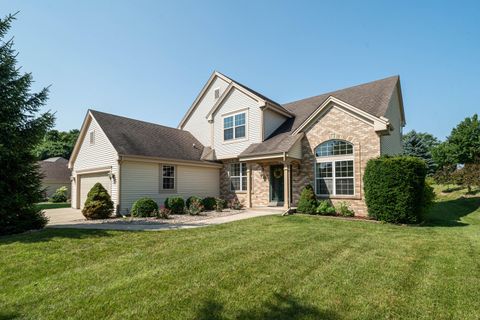 Photo of 1981 Foxcroft Ln, Waukesha, WI 53189 (MLS # 1940721) Photo of 1981 Foxcroft Ln, Waukesha, WI 53189 (MLS # 1940721)